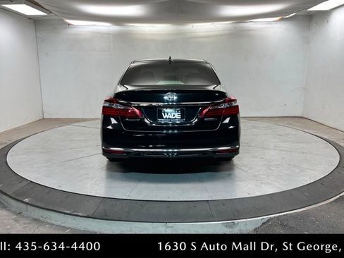 Used 2017 Honda Accord Hybrid Sedan image 4