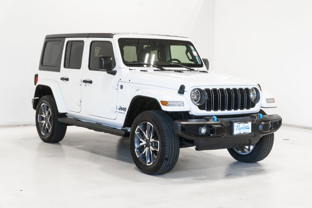 Used 2024 Jeep Wrangler Unlimited w/ Convenience Group AWD/4WD image 6
