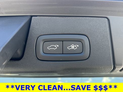 Used 2023 Volvo XC60 B5 Plus AWD/4WD image 12