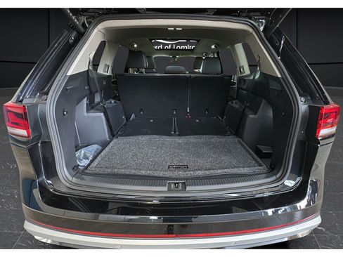 Used 2024 Volkswagen Atlas Peak Edition SE AWD/4WD image 36