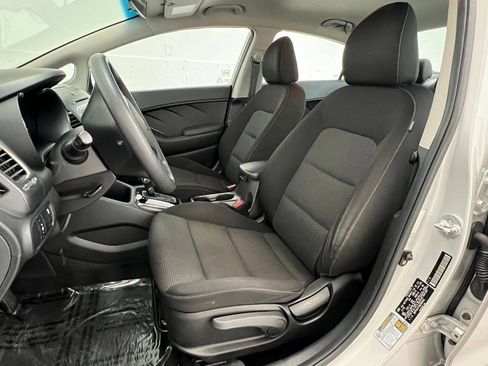 Used 2017 Kia Forte LX FWD image 8