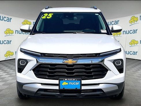 Used 2025 Chevrolet TrailBlazer LT AWD/4WD image 2