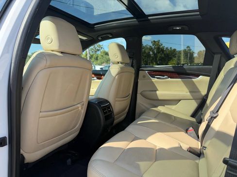 Used 2018 Cadillac XT5 Premium Luxury image 11