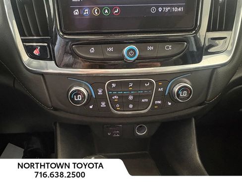 Used 2020 Chevrolet Traverse LT w/ LT Premium Package AWD/4WD image 27