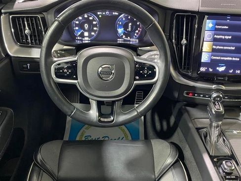 Used 2021 Volvo XC60 T5 R-Design AWD/4WD image 14