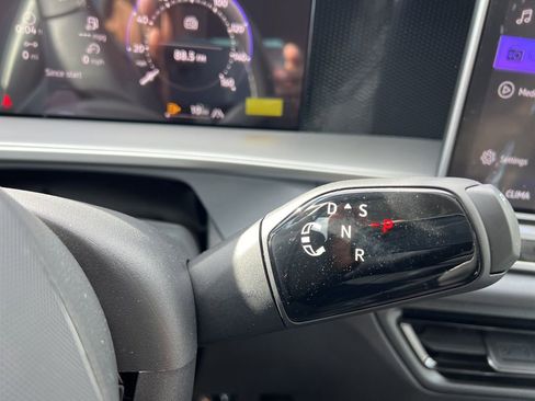 New 2026 Volkswagen Tiguan SE image 30