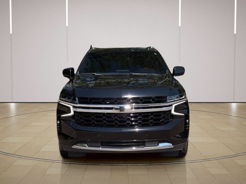 Used 2023 Chevrolet Suburban LS RWD image 14