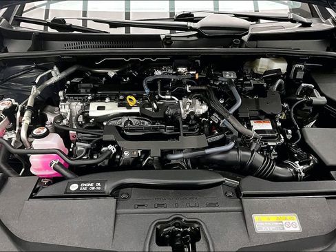 Used 2025 Toyota Prius LE image 10