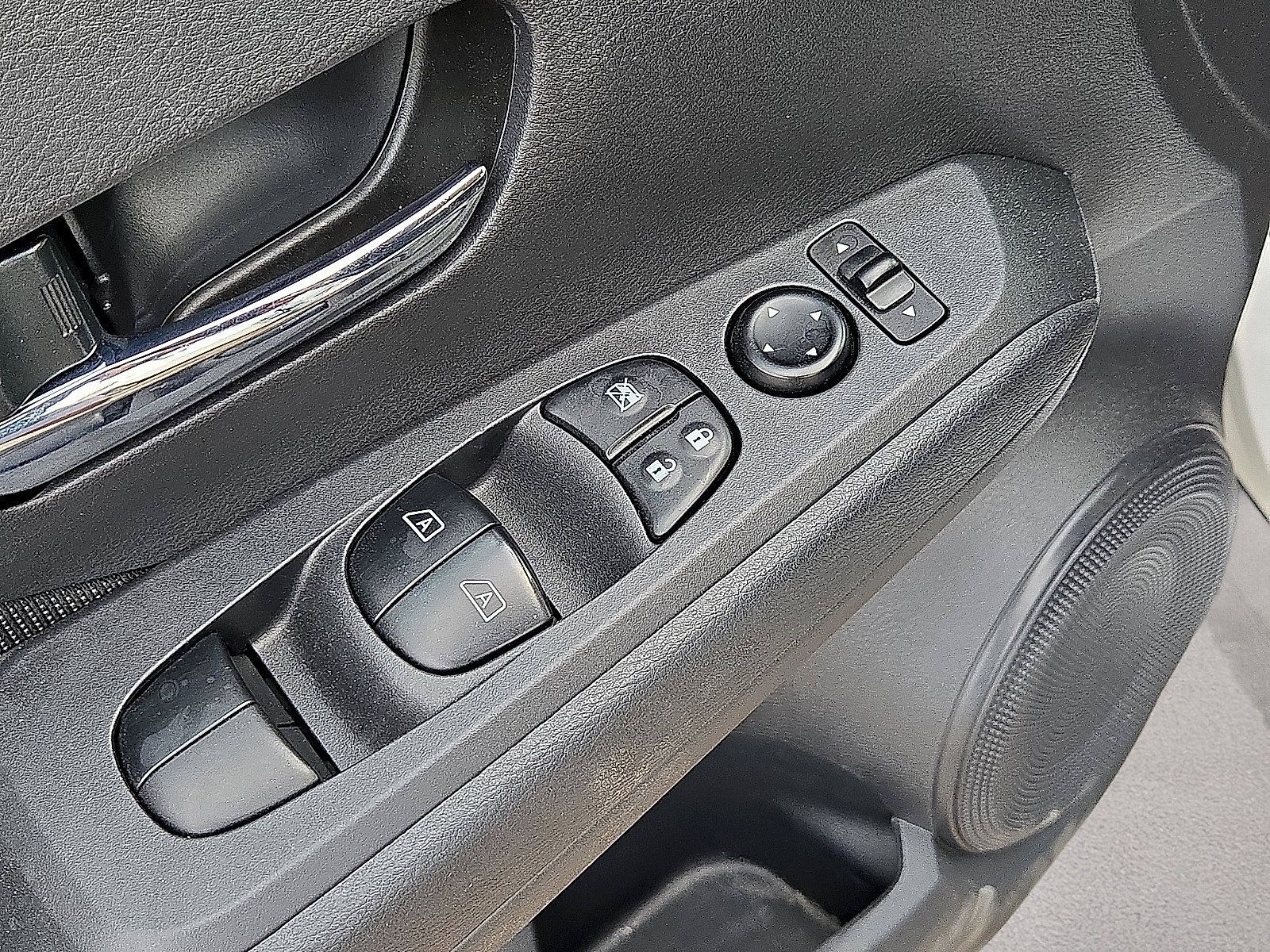 Used 2024 Nissan Kicks SV FWD image 22
