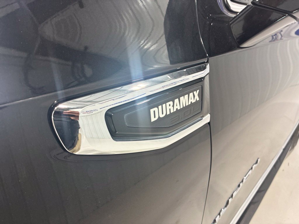 Used 2021 GMC Yukon SLT w/ SLT Premium Package AWD/4WD image 11