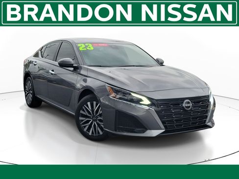 Certified 2023 Nissan Altima 2.5 SV AWD/4WD image 1