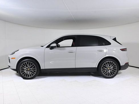 Certified 2022 Porsche Cayenne image 2