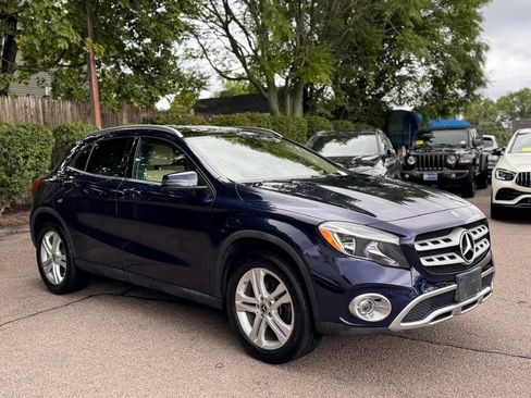 Used 2019 Mercedes-Benz GLA 250 4MATIC w/ Premium Package image 8