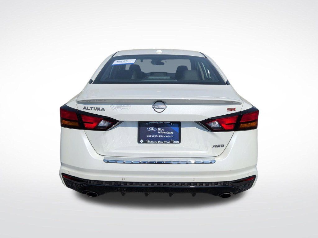 Used 2023 Nissan Altima 2.5 SR w/ SR Premium Package AWD/4WD image 15