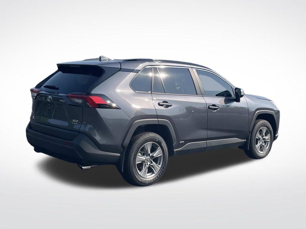 Used 2025 Toyota RAV4 XLE w/ Convenience Package AWD/4WD image 8