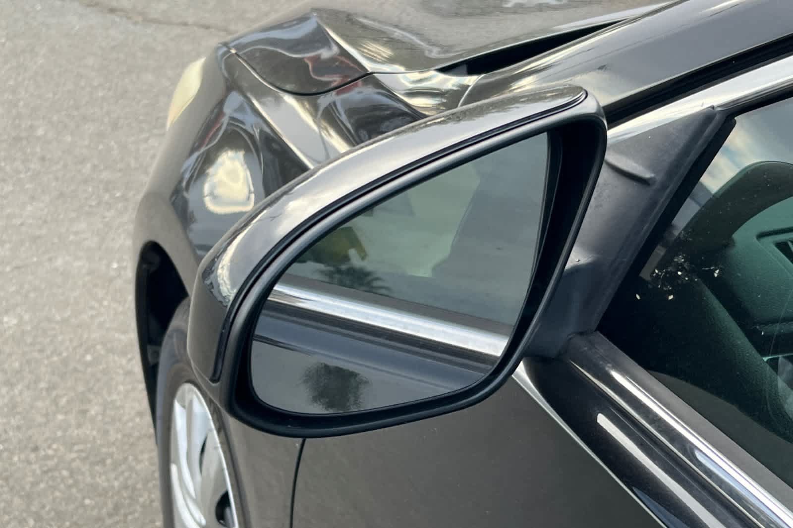 Used 2015 Toyota Camry LE FWD image 11