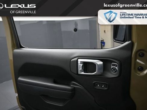 Used 2025 Jeep Wrangler Unlimited Sport AWD/4WD image 16
