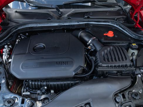 Used 2020 MINI Cooper 2-Door Hardtop FWD image 8