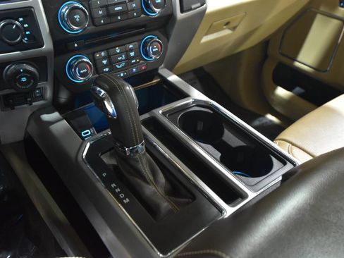 Used 2018 Ford F150 Lariat image 39