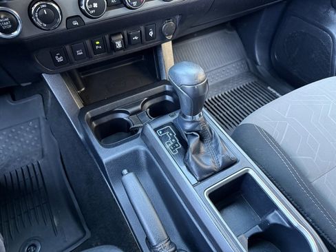 Used 2020 Toyota Tacoma TRD Off-Road w/ Technology Package image 22