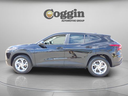 New 2026 Chevrolet Trax LS w/ LS Convenience Package image 3