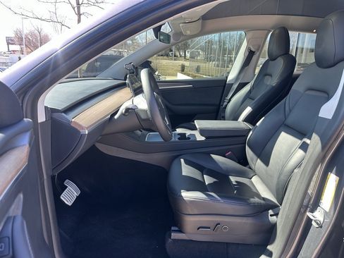 Used 2023 Tesla Model Y Performance image 10