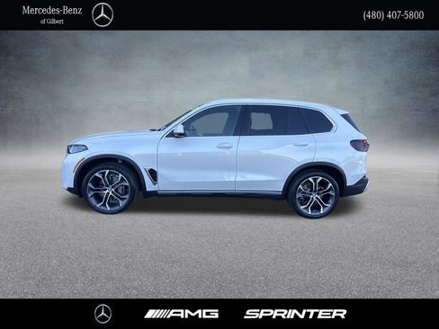 Used 2026 BMW X5 sDrive40i w/ Premium Package image 3