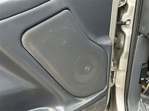 Used 2002 Chevrolet Silverado 3500 LS w/ Electrical Convenience Pkg image 18