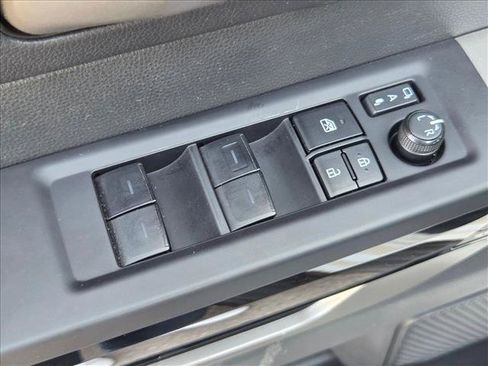 Used 2025 Toyota Tundra Limited AWD/4WD image 10