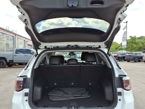 Used 2022 Jeep Compass Trailhawk AWD/4WD image 9