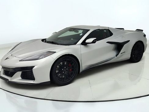 Used 2026 Chevrolet Corvette Z06 w/ Stealth Interior Trim Package RWD image 3