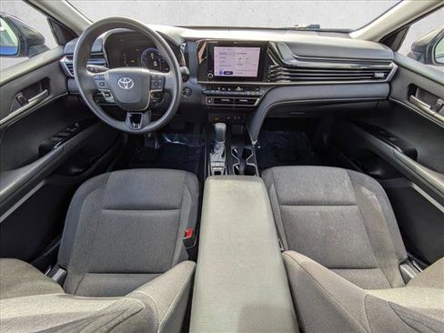 Used 2025 Toyota Camry LE image 21