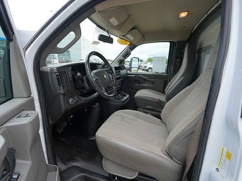 Used 2022 Chevrolet Express 3500 w/ Power Convenience Package RWD image 13