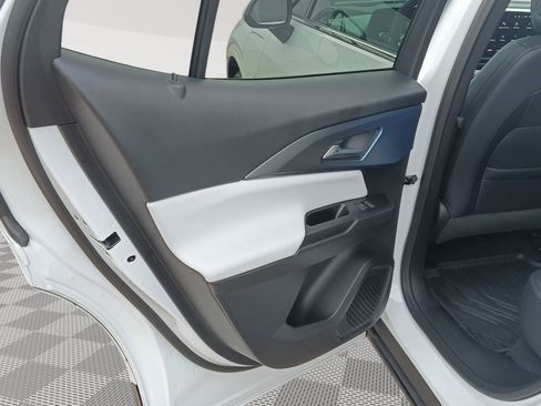Used 2024 Chevrolet Equinox EV LT FWD image 25
