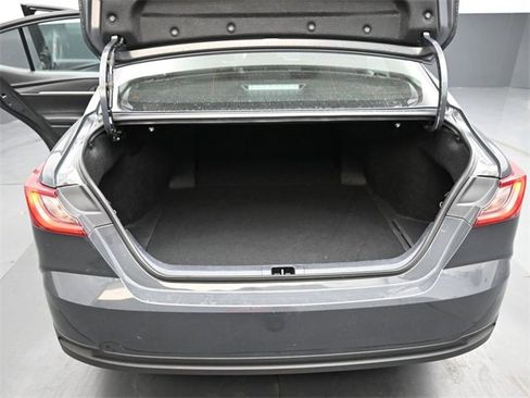 Used 2025 Toyota Camry LE image 19