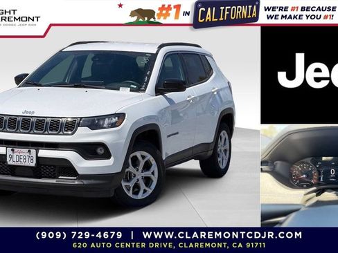 Used 2024 Jeep Compass Latitude AWD/4WD image 1