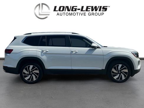 Used 2024 Volkswagen Atlas SEL AWD/4WD image 8
