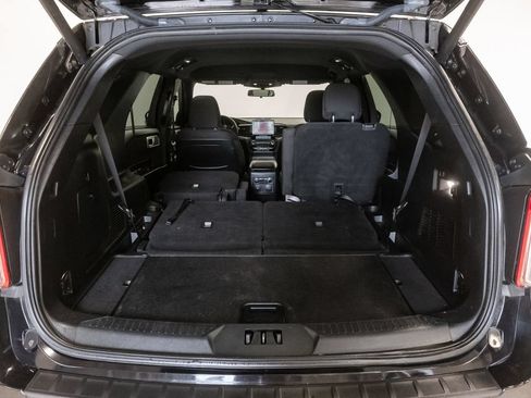 Used 2020 Ford Explorer XLT w/ Comfort Package AWD/4WD image 31