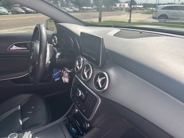 Used 2015 Mercedes-Benz GLA 250 image 8