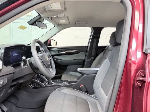 Used 2025 Chevrolet TrailBlazer LT AWD/4WD image 13