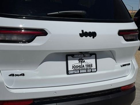 New 2025 Jeep Grand Cherokee L Limited w/ Black Appearance Package image 11