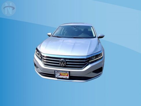 Used 2020 Volkswagen Passat 2.0T SE FWD image 3