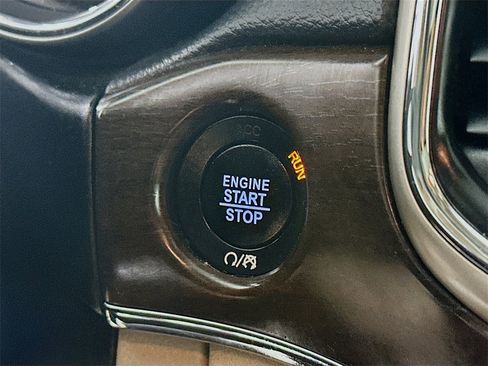 Used 2017 Jeep Grand Cherokee Limited image 27