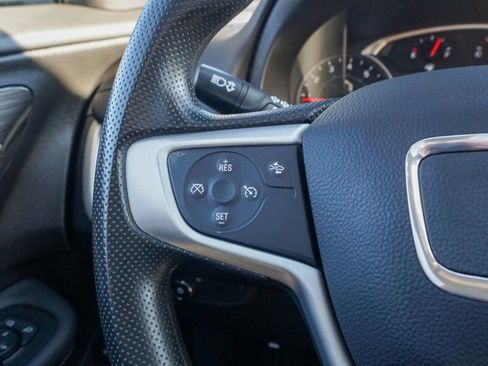 Used 2023 GMC Terrain SLE w/ Driver Convenience Package image 23