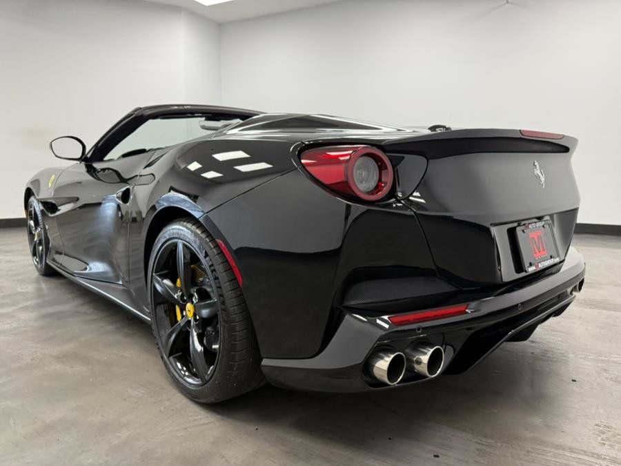 Used 2019 Ferrari Portofino RWD image 9