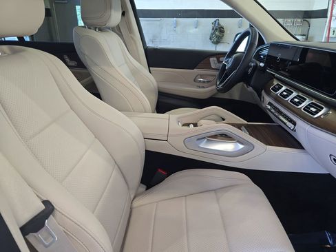 Certified 2026 Mercedes-Benz GLS 450 4MATIC image 11