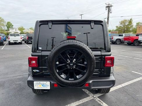 Used 2025 Jeep Wrangler Unlimited Sahara AWD/4WD image 6