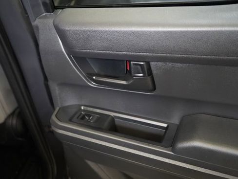 Used 2025 Toyota Tacoma SR5 AWD/4WD image 44