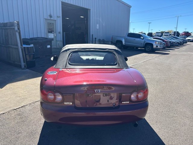 Used 2003 MAZDA MX-5 Miata RWD image 6