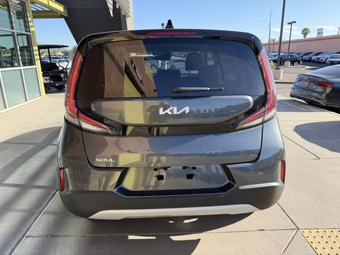 Used 2024 Kia Soul LX w/ Option Group 015 FWD image 13